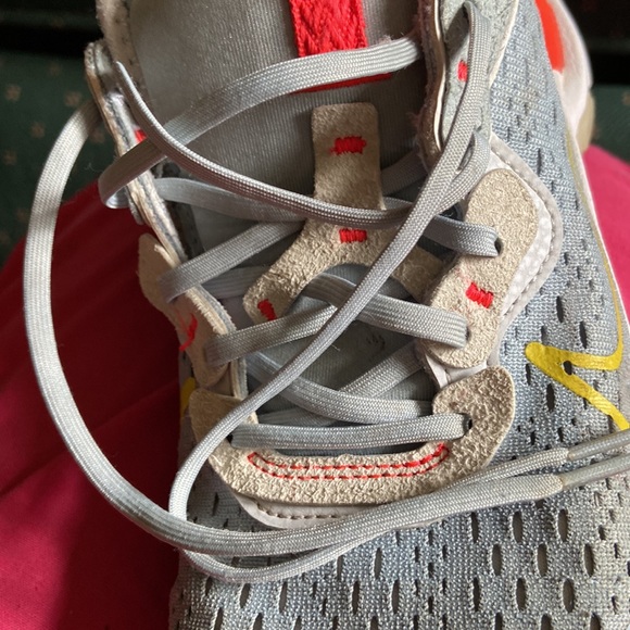 Nike sneakers 4Y ready to run and jump - Picture 7 of 7